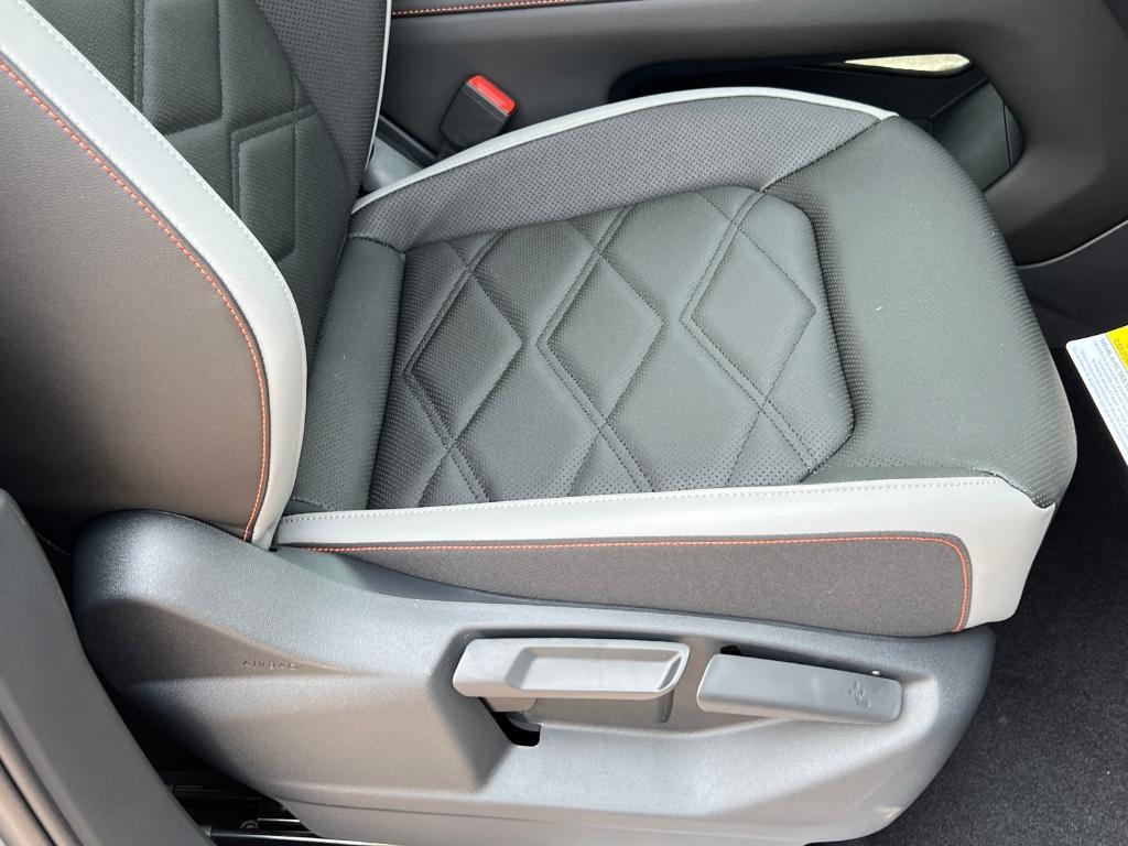 new 2025 Volkswagen Atlas car, priced at $46,976