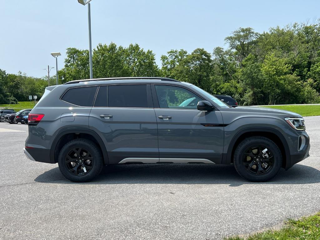 new 2025 Volkswagen Atlas car, priced at $46,976