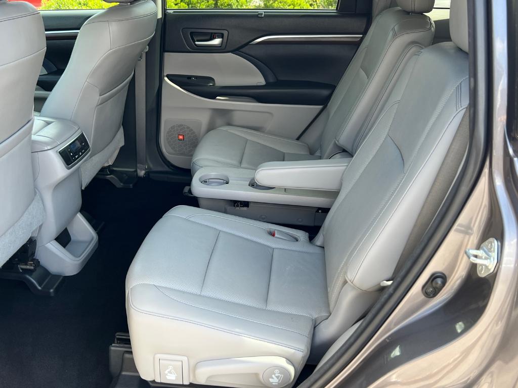 used 2016 Toyota Highlander car, priced at $15,631