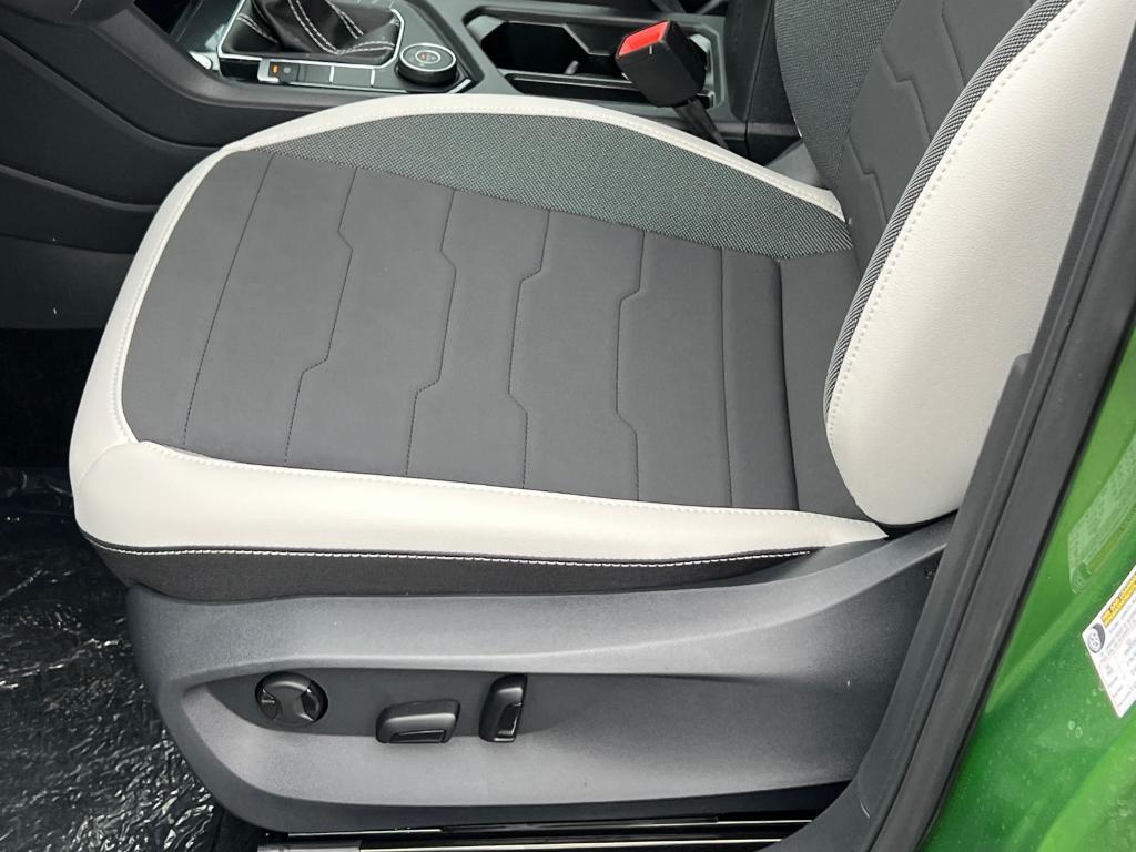 new 2025 Volkswagen Taos car, priced at $32,111