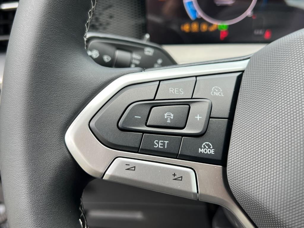 new 2025 Volkswagen Tiguan car, priced at $29,470
