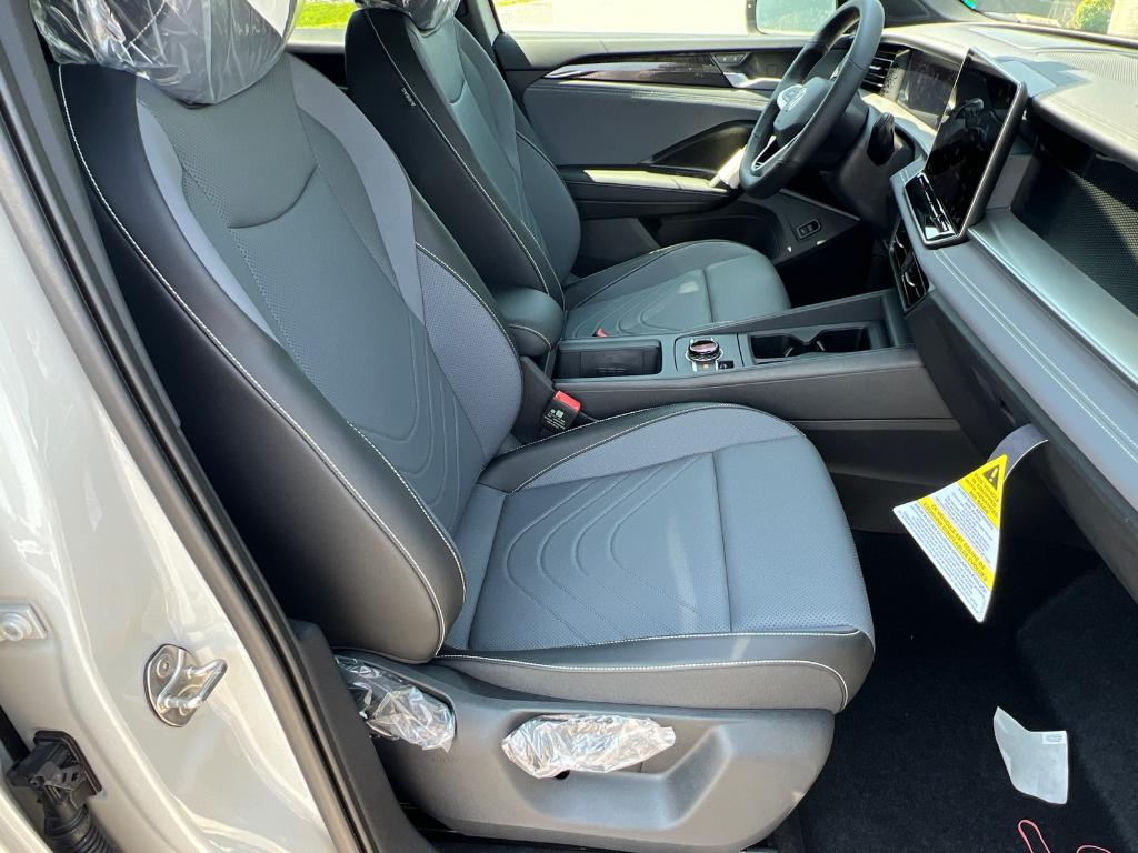 new 2025 Volkswagen Tiguan car, priced at $38,229