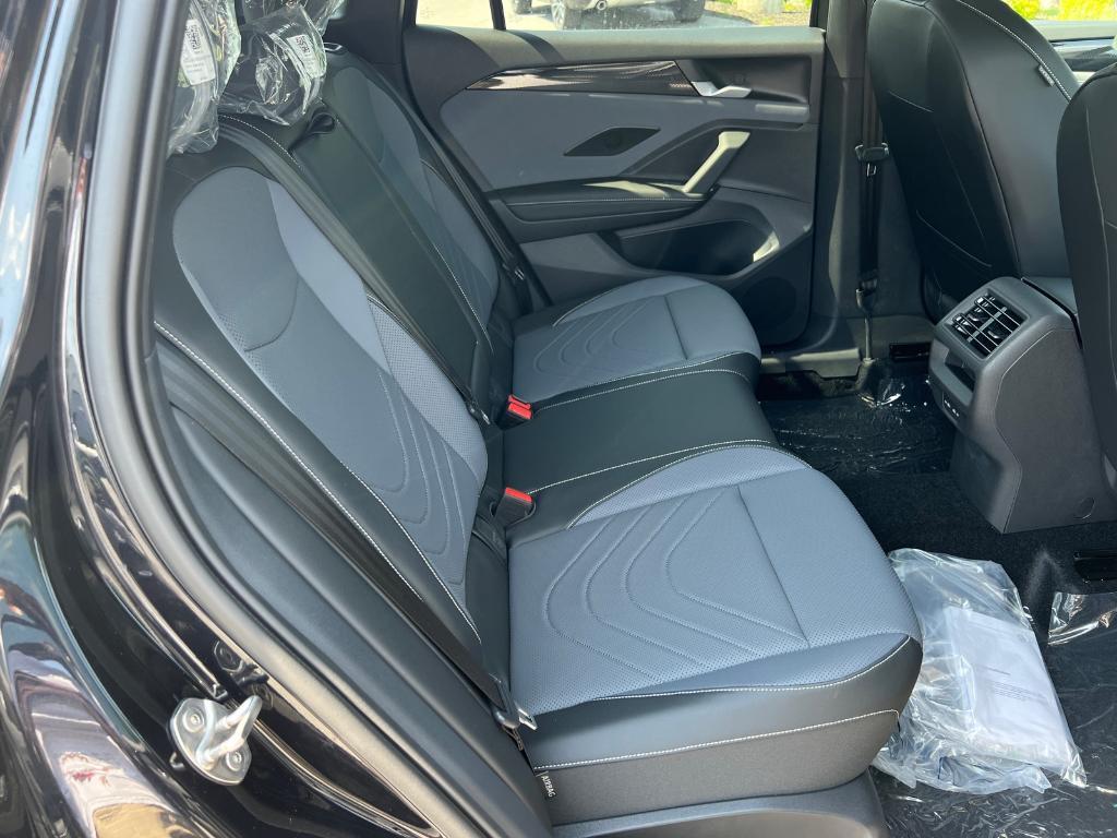 new 2025 Volkswagen Tiguan car, priced at $37,850