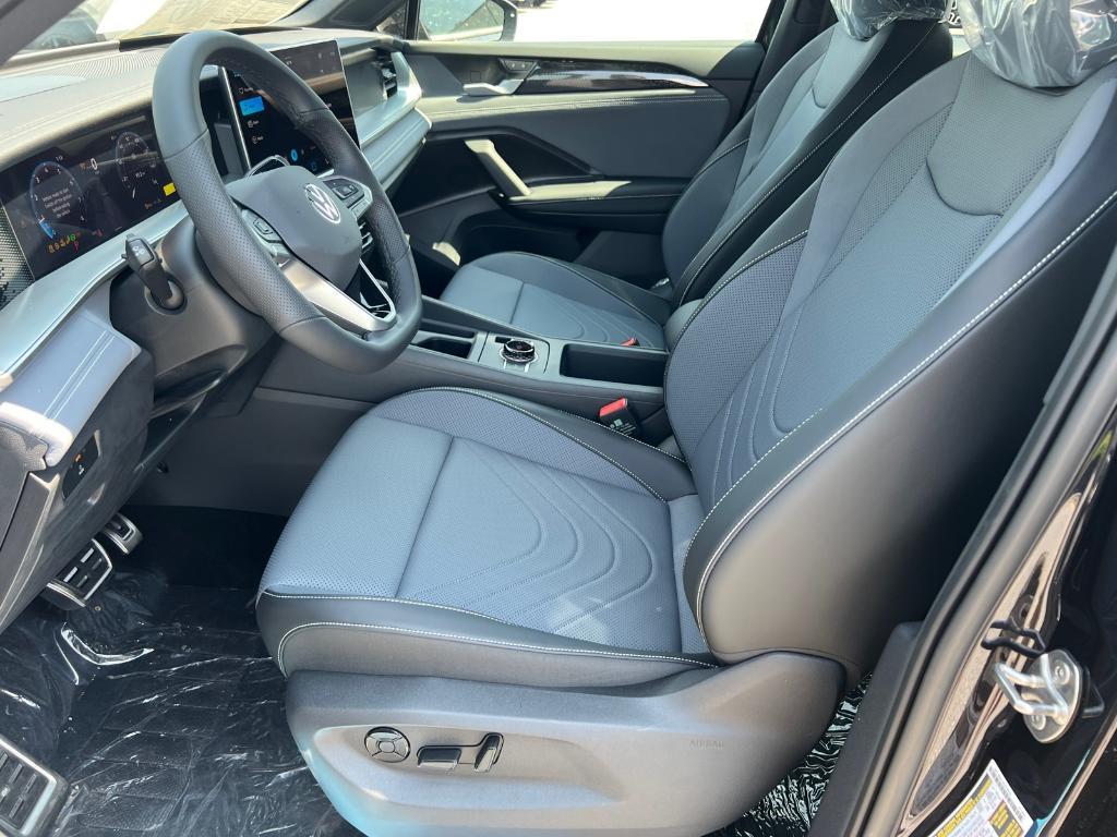 new 2025 Volkswagen Tiguan car, priced at $37,850