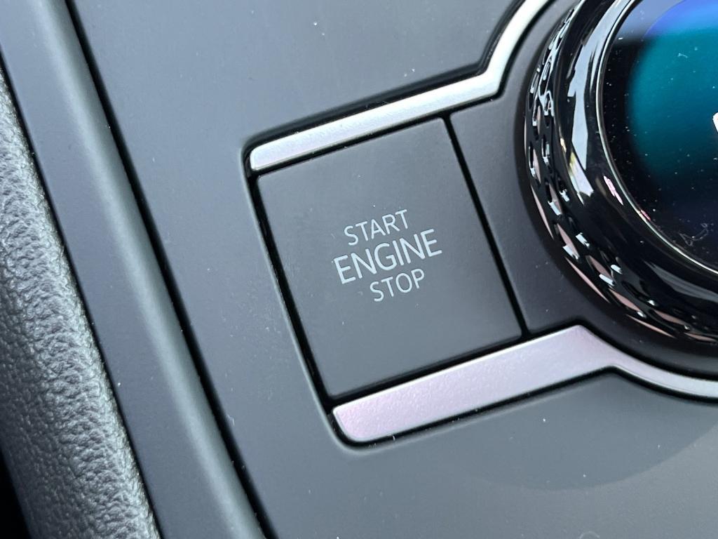 new 2025 Volkswagen Tiguan car, priced at $37,850