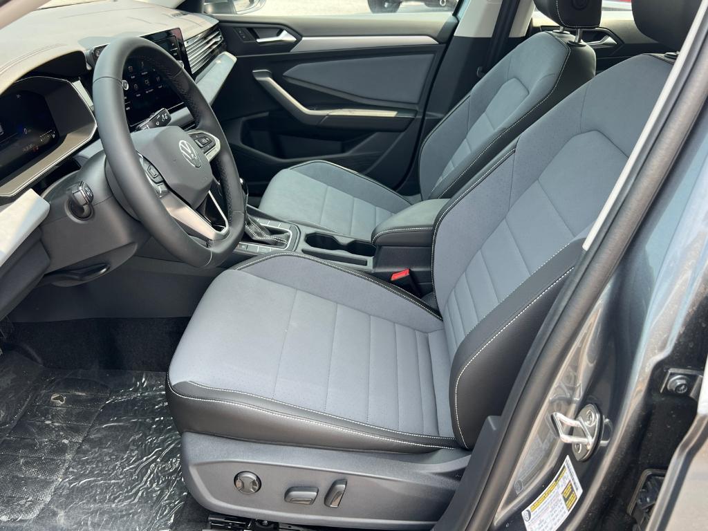 new 2025 Volkswagen Jetta car