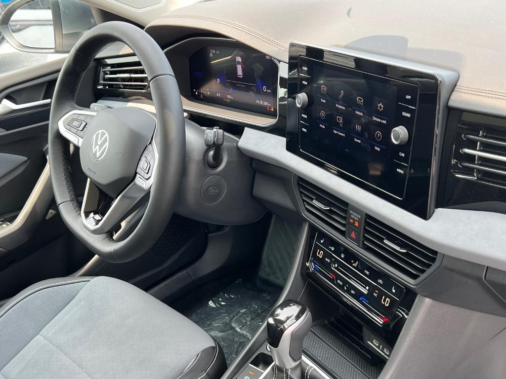 new 2025 Volkswagen Jetta car
