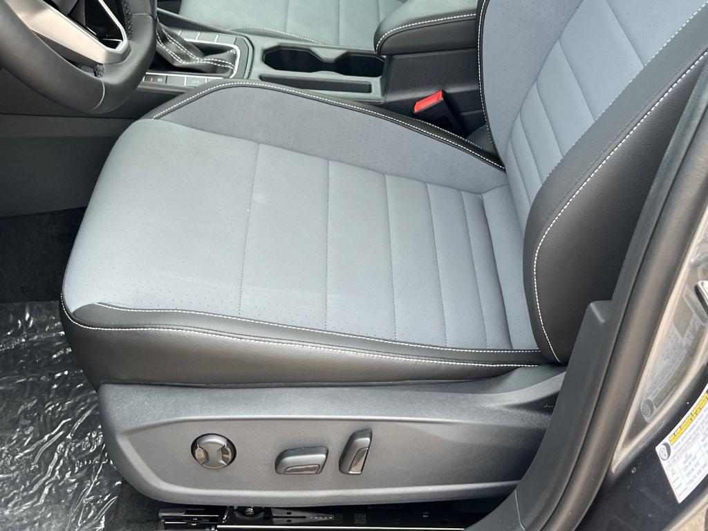 new 2025 Volkswagen Jetta car