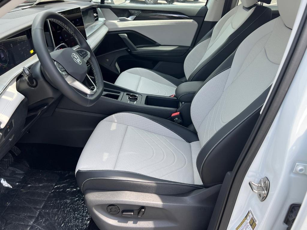 new 2025 Volkswagen Tiguan car, priced at $31,734