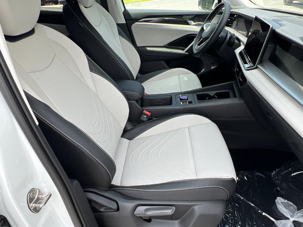 new 2025 Volkswagen Tiguan car, priced at $31,734