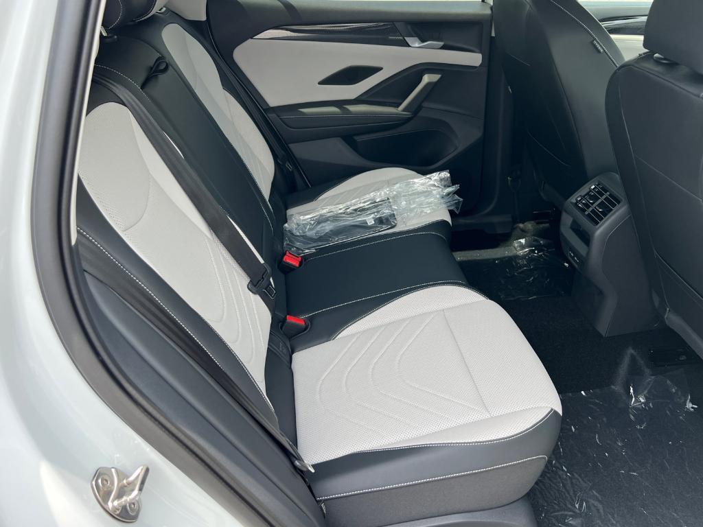 new 2025 Volkswagen Tiguan car, priced at $31,734