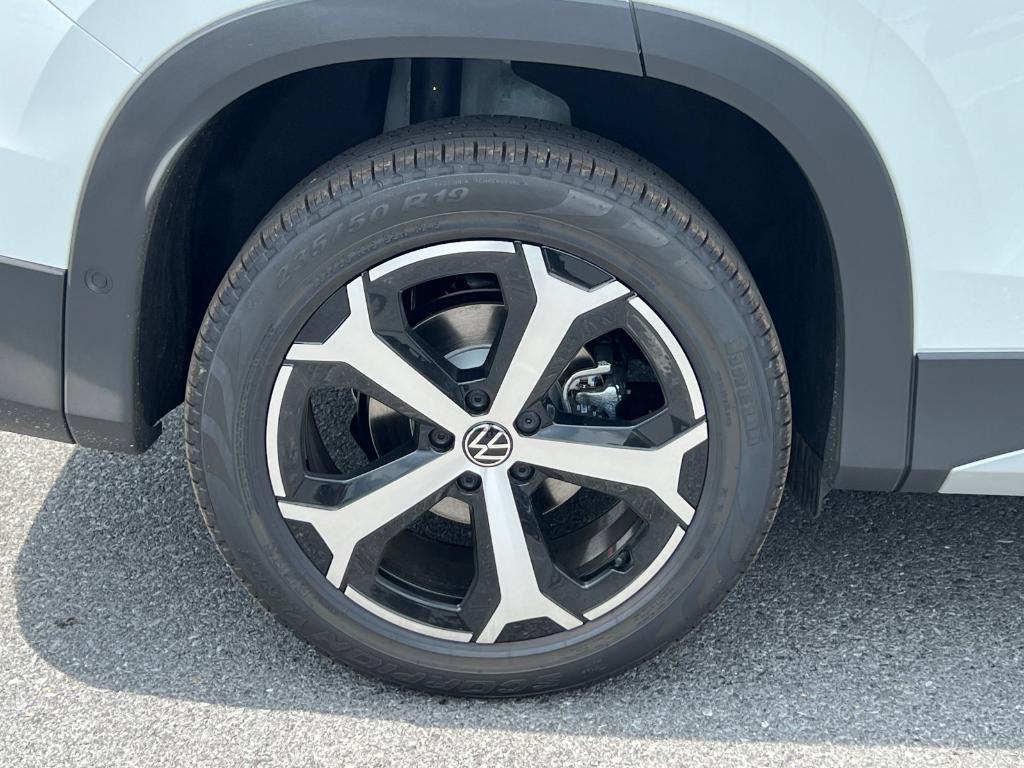 new 2025 Volkswagen Tiguan car, priced at $31,734