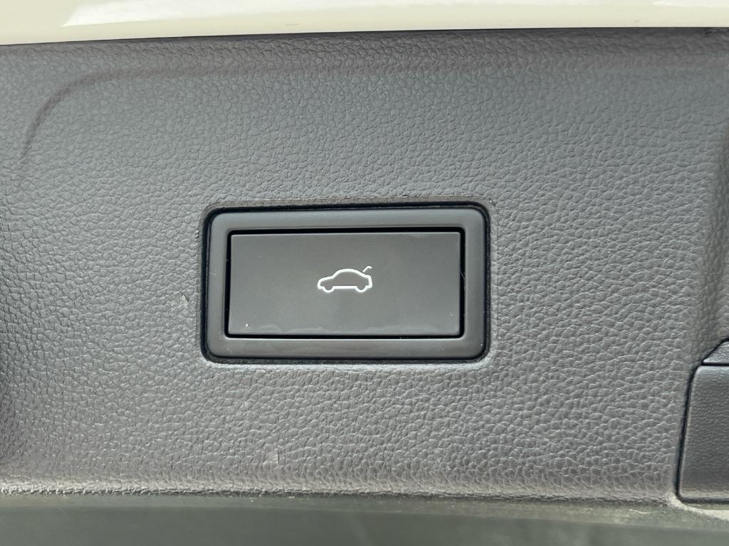 used 2021 Volkswagen Atlas car, priced at $25,747