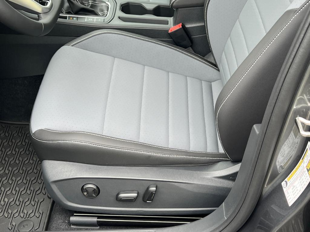 new 2025 Volkswagen Jetta car