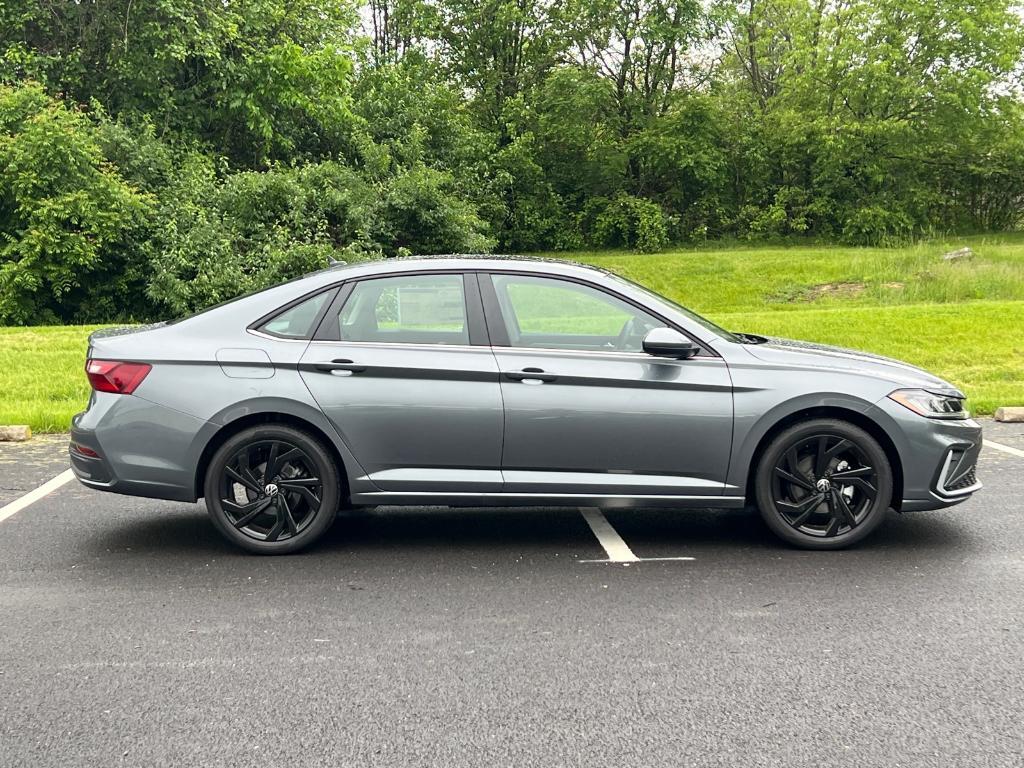 new 2025 Volkswagen Jetta car