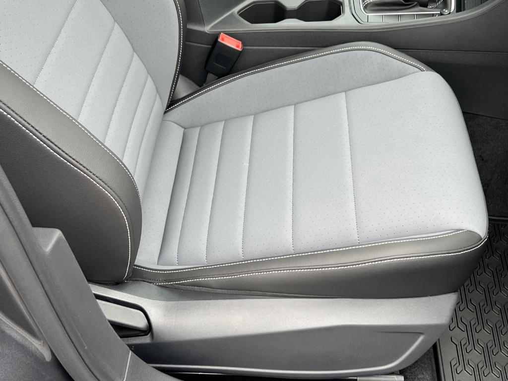 new 2025 Volkswagen Jetta car