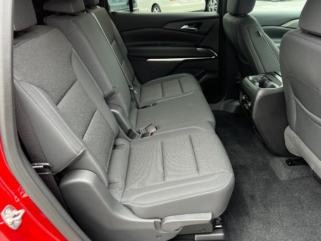 used 2025 Chevrolet Traverse car, priced at $41,987