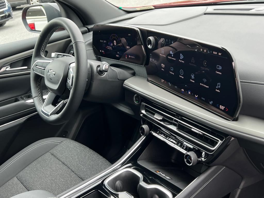 used 2025 Chevrolet Traverse car, priced at $41,987