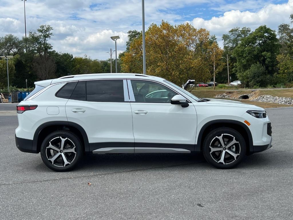 new 2025 Volkswagen Tiguan car, priced at $34,018