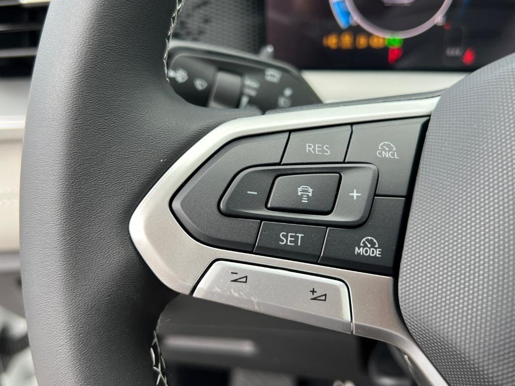 new 2025 Volkswagen Tiguan car, priced at $34,018