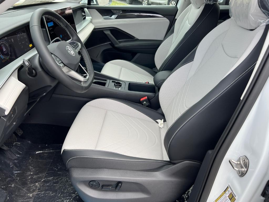 new 2025 Volkswagen Tiguan car, priced at $34,018