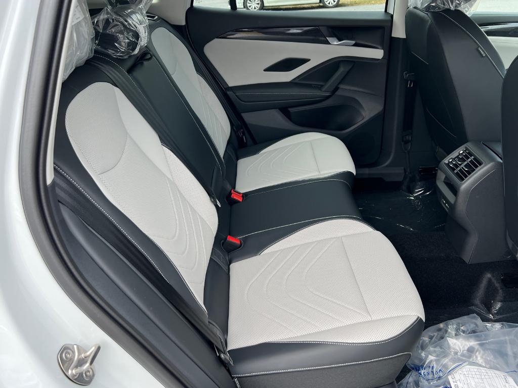 new 2025 Volkswagen Tiguan car, priced at $34,018