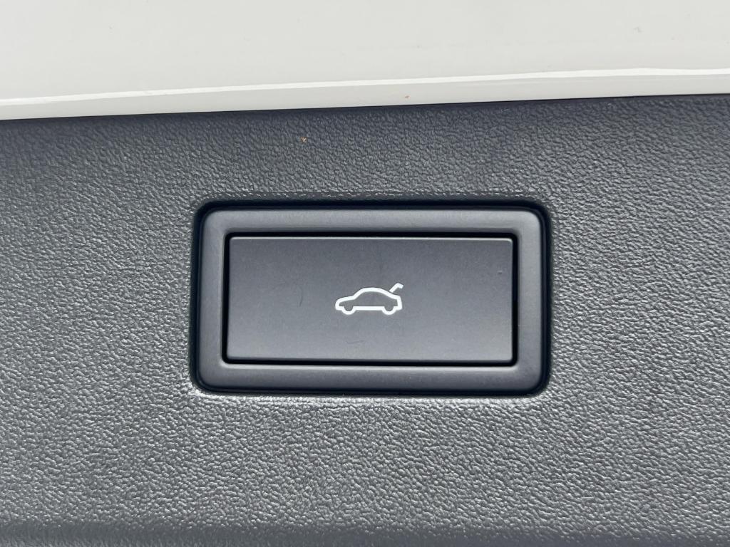 new 2025 Volkswagen Tiguan car, priced at $34,018