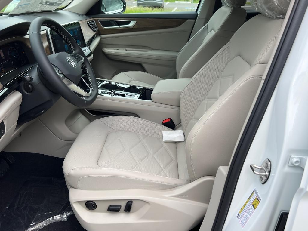 new 2025 Volkswagen Atlas car, priced at $44,873