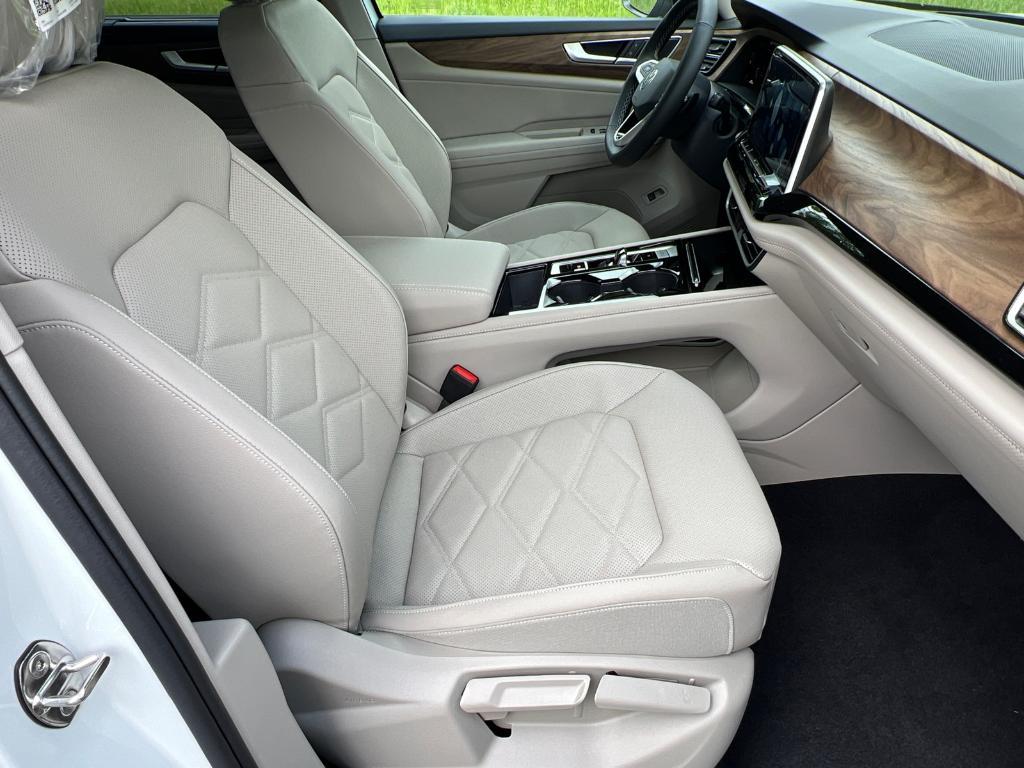 new 2025 Volkswagen Atlas car, priced at $44,873