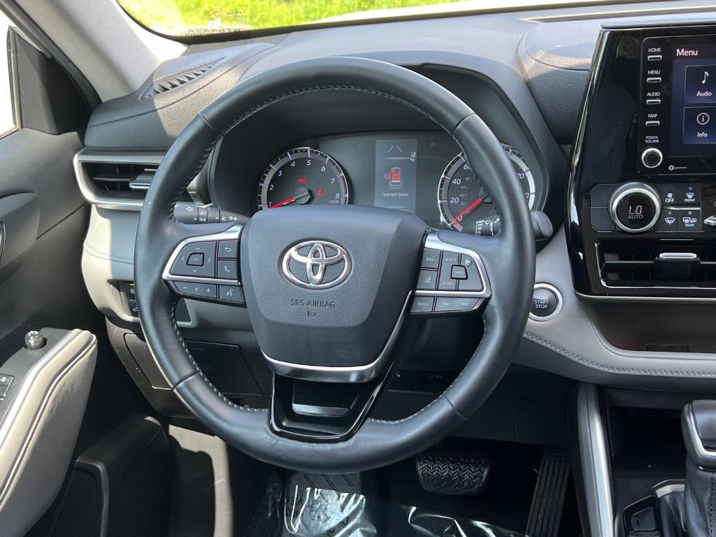used 2020 Toyota Highlander car, priced at $23,350