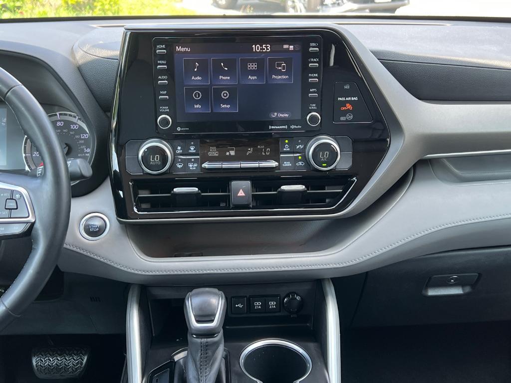 used 2020 Toyota Highlander car, priced at $23,350