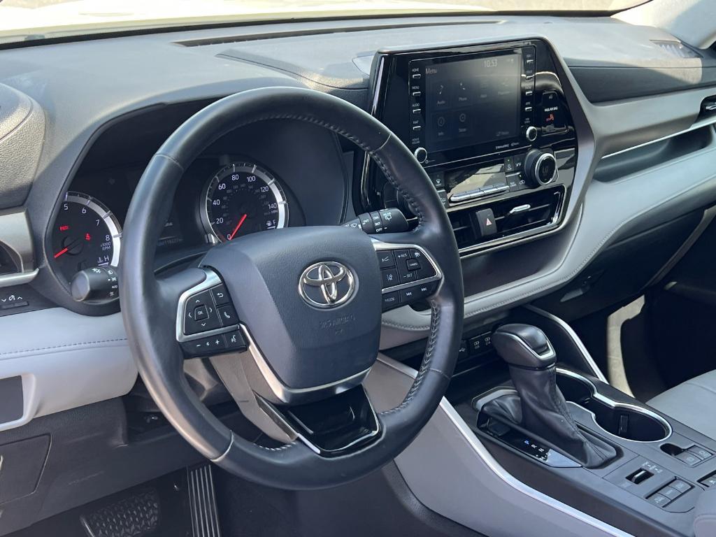 used 2020 Toyota Highlander car, priced at $23,350