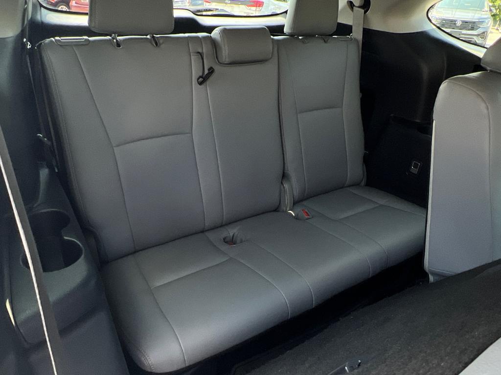 used 2020 Toyota Highlander car, priced at $23,350