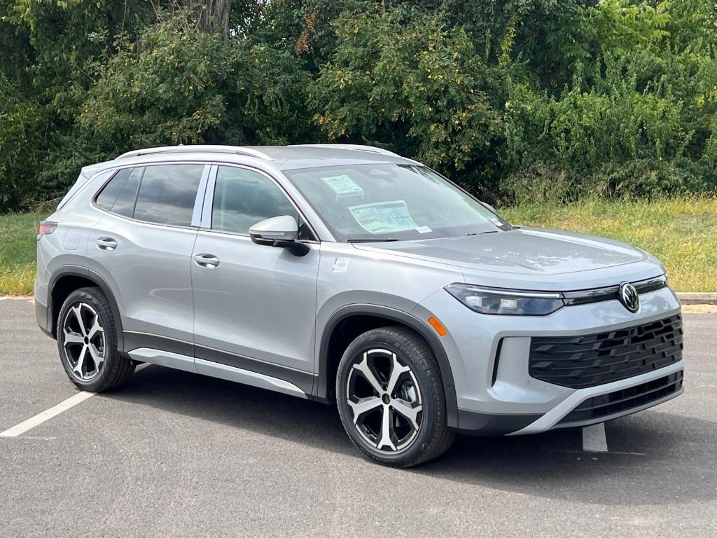 new 2025 Volkswagen Tiguan car, priced at $32,567