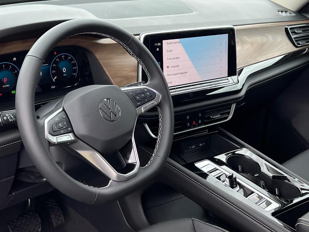 new 2025 Volkswagen Atlas car, priced at $43,971