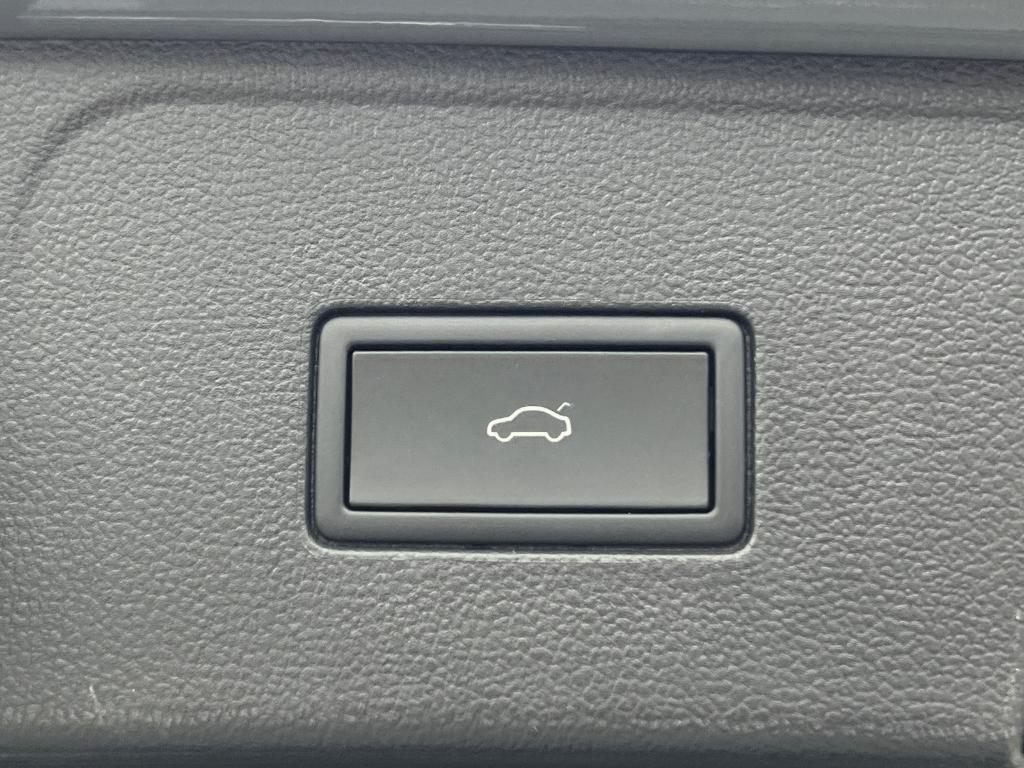 new 2025 Volkswagen Atlas car, priced at $43,971