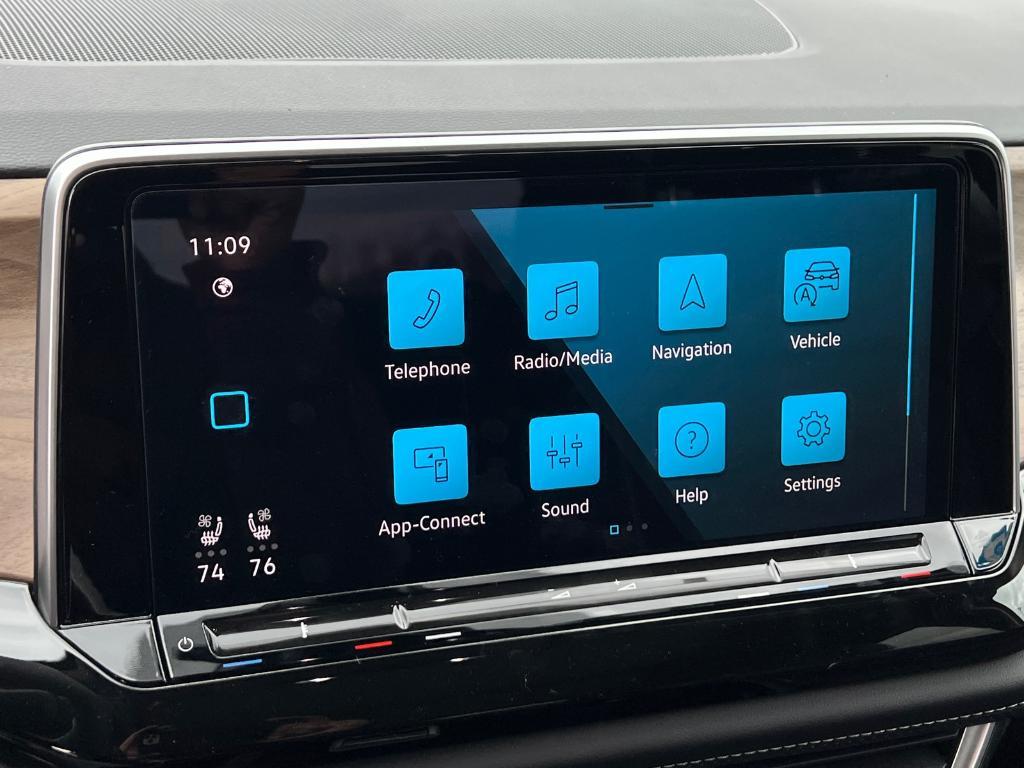 new 2025 Volkswagen Atlas car, priced at $43,971