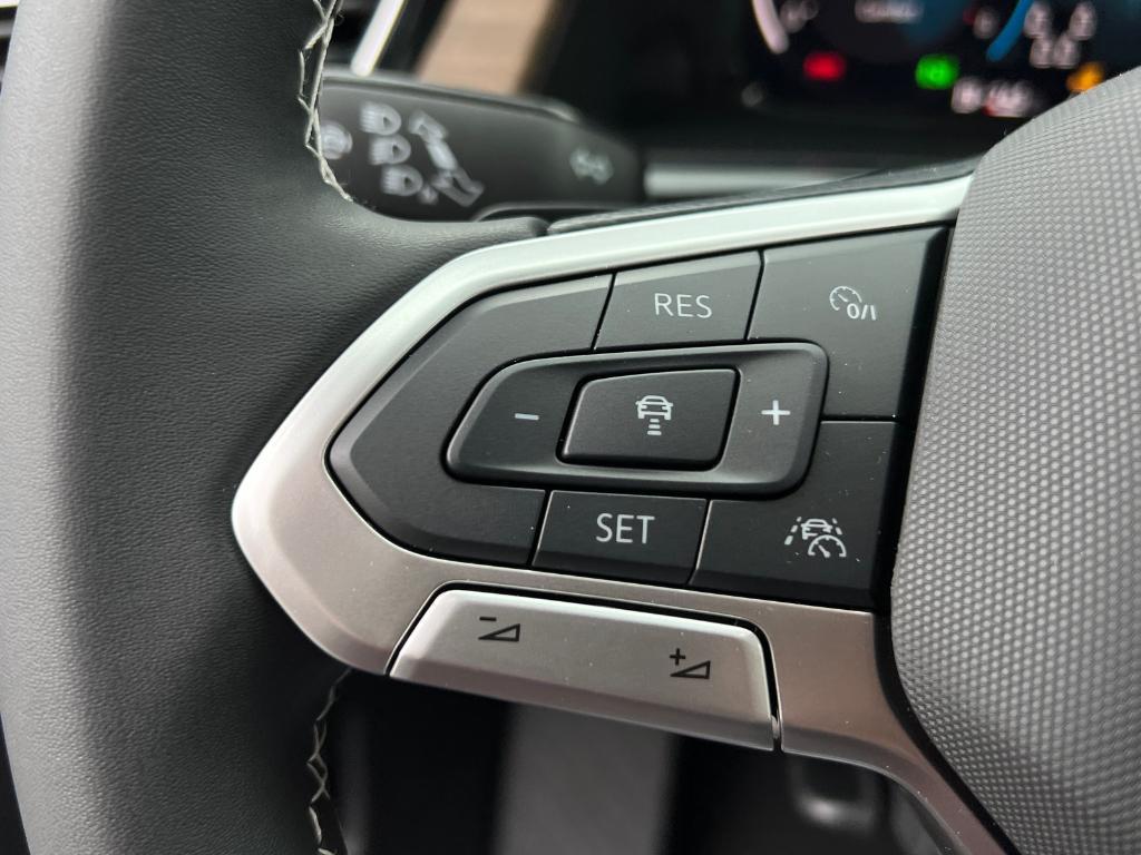 new 2025 Volkswagen Atlas car, priced at $43,971