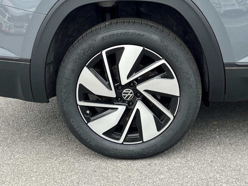 new 2025 Volkswagen Atlas car, priced at $43,971