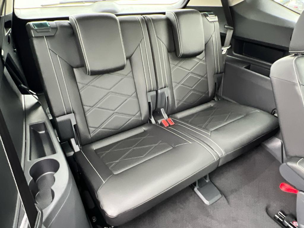new 2025 Volkswagen Atlas car, priced at $43,971