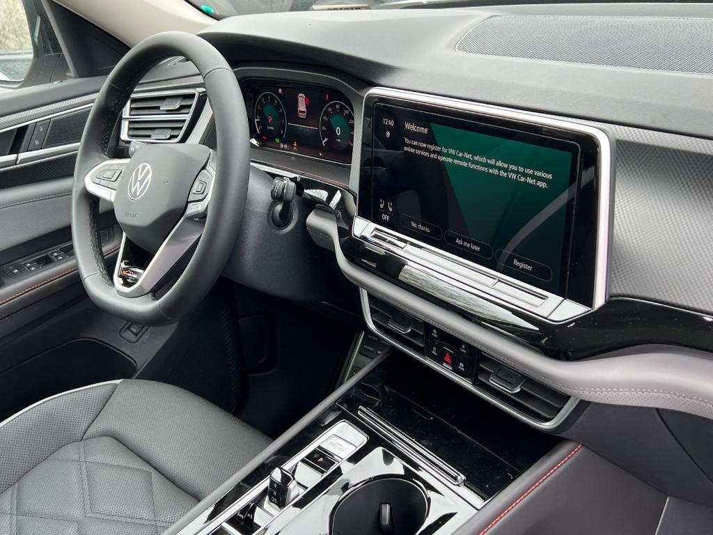 new 2025 Volkswagen Atlas car, priced at $45,476