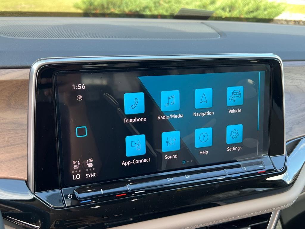 new 2026 Volkswagen Atlas car, priced at $40,428