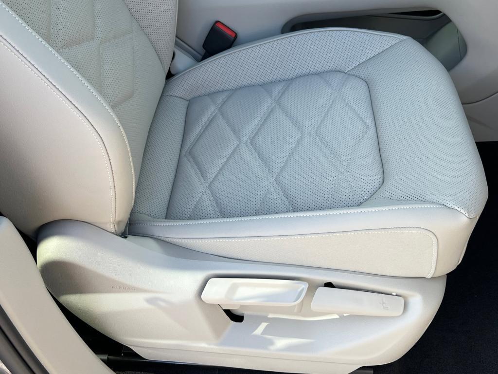 new 2026 Volkswagen Atlas car, priced at $40,428