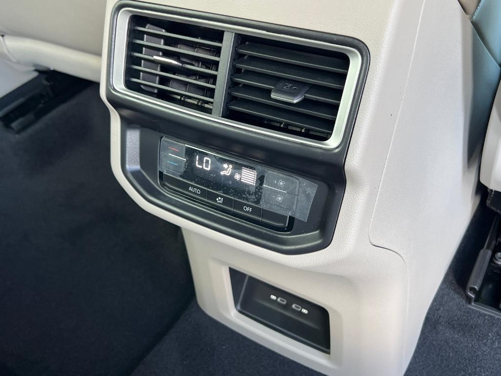 new 2026 Volkswagen Atlas car, priced at $40,428