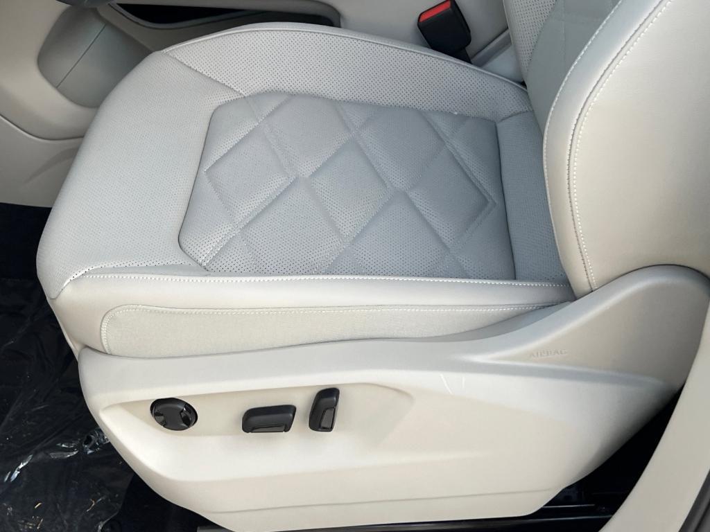 new 2026 Volkswagen Atlas car, priced at $40,428