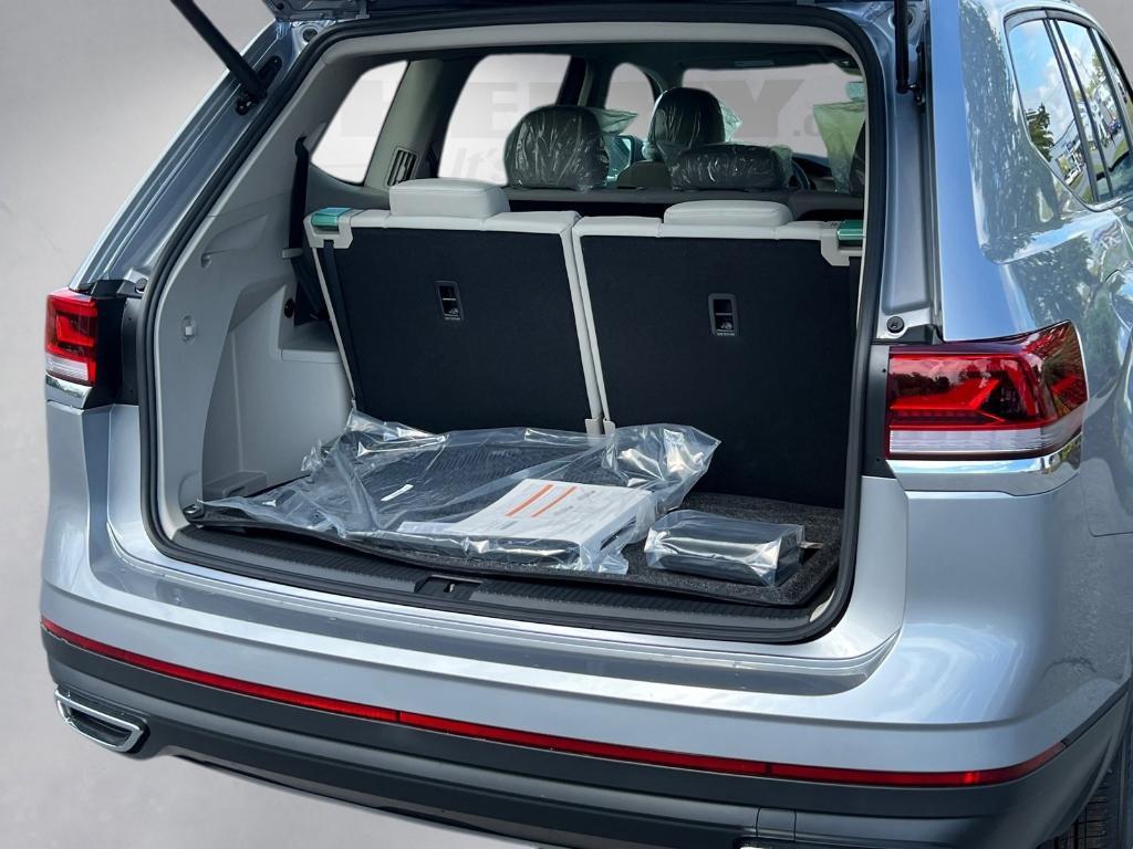 new 2026 Volkswagen Atlas car, priced at $40,428