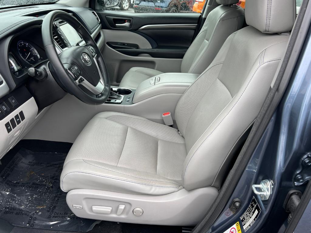 used 2018 Toyota Highlander car, priced at $20,998