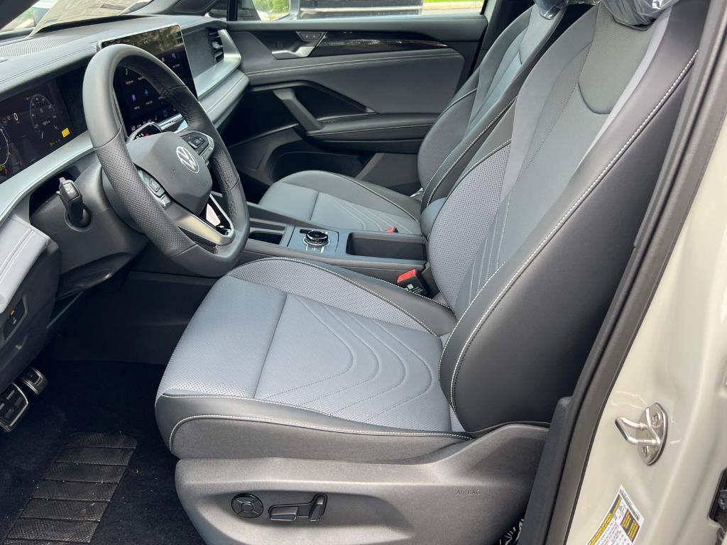 new 2025 Volkswagen Tiguan car, priced at $38,229
