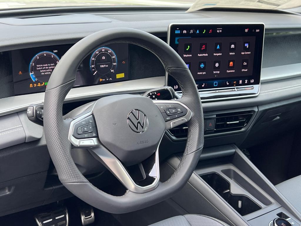 new 2025 Volkswagen Tiguan car, priced at $38,229