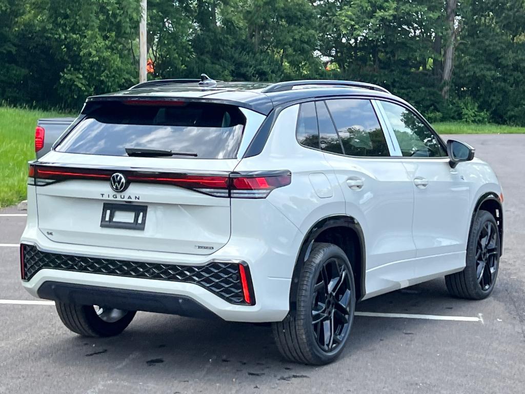 new 2025 Volkswagen Tiguan car, priced at $38,229